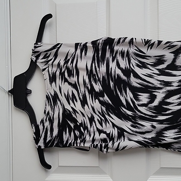 Kenneth Cole Reaction Sleeveless Blouse - Picture 8 of 11